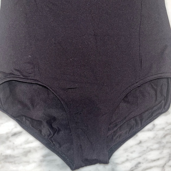Girls -Capezio Leotard -Halter Snap - Picture 4 of 12